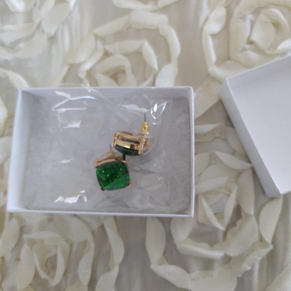 New square stud earrings - Picture 7 of 12